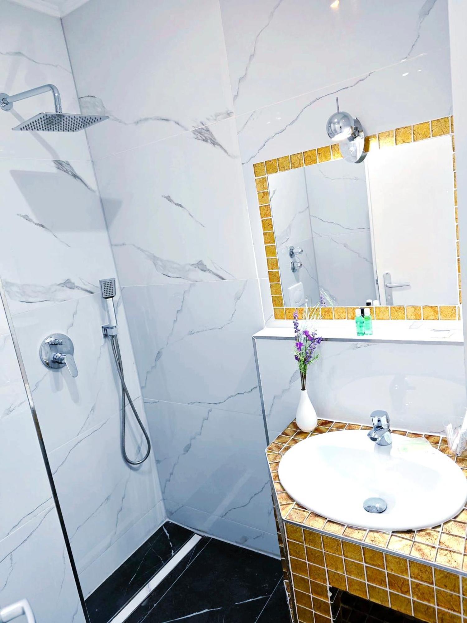 Jakz Hotel هيرتين المظهر الخارجي الصورة
